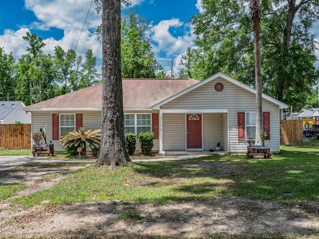 Photo of 116 Sioux Trail, Crawfordville, FL 32327 (MLS # 393231)