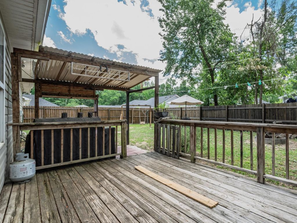 Photo of 116 Sioux Trail, Crawfordville, FL 32327 (MLS # 393231)