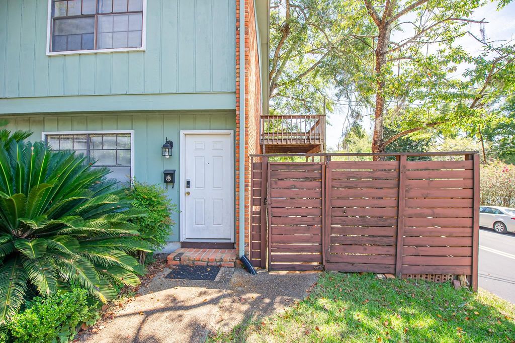 Photo of 242 Lake Ella Drive #1, Tallahassee, FL 32303 (MLS # 391534)