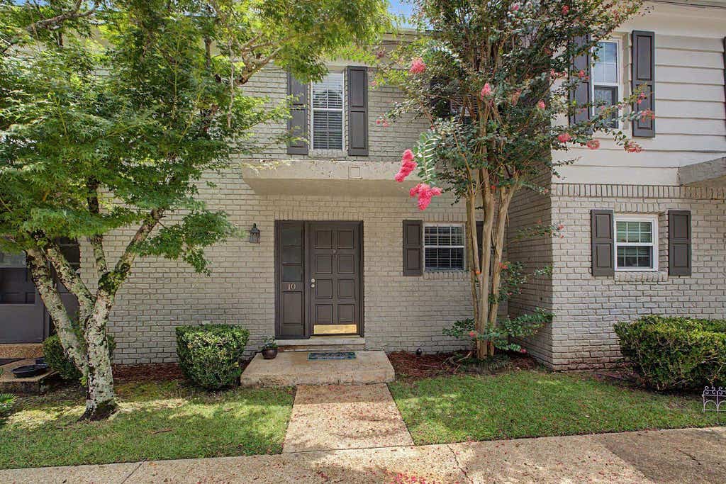 Photo of 1625 Centerville Road #10, Tallahassee, FL 32308 (MLS # 402830)
