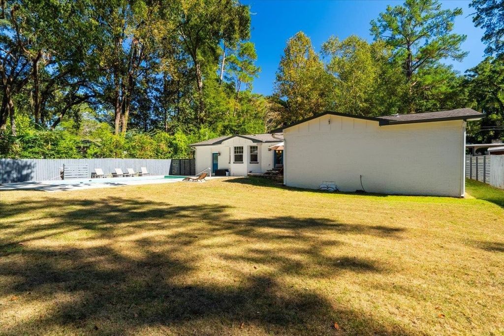 Photo of 2072 Trescott Drive, Tallahassee, FL 32308 (MLS # 392484)