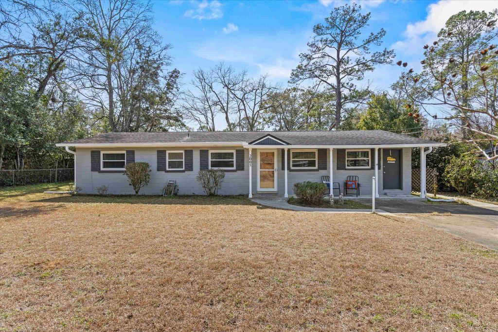 Photo of 2005 CASA LINDA Court, Tallahassee, FL 32303 (MLS # 396200)
