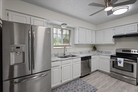 Tiny photo for 203 Southwood Drive, Perry, FL 32348 (MLS # 392057)