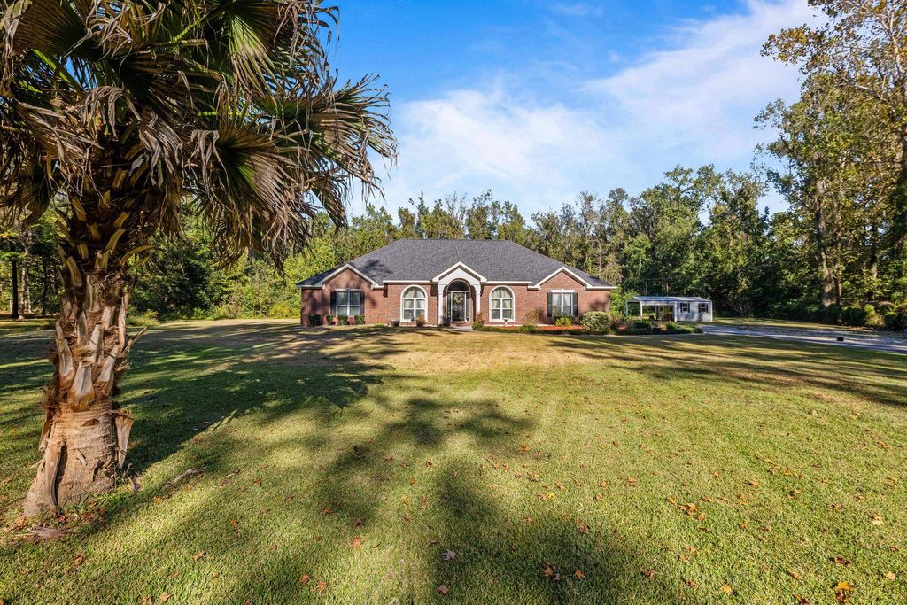 Photo of 3914 E Shiloh Way, Tallahassee, FL 32308 (MLS # 395729)