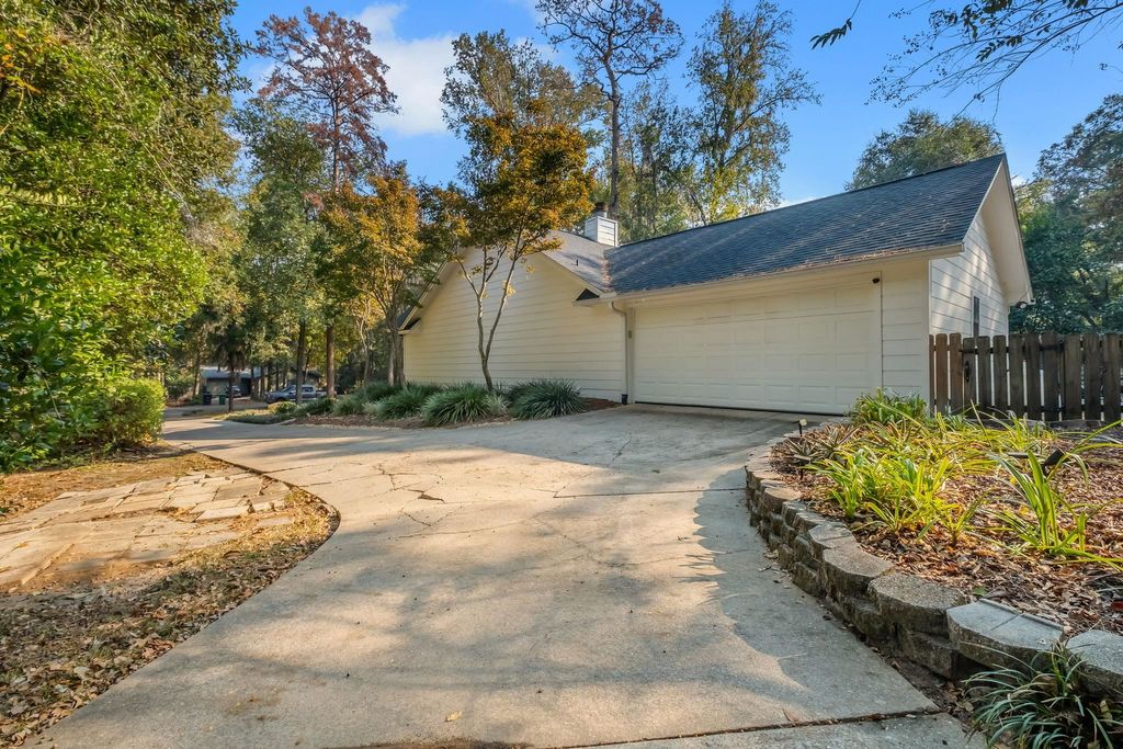 Photo of 6428 Count Turf Trail, Tallahassee, FL 32309 (MLS # 395386)