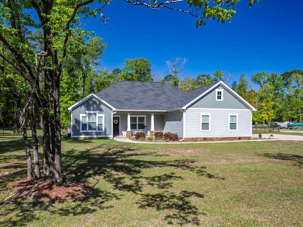Photo of 56 Hedge Hog Lane, Crawfordville, FL 32327 (MLS # 398539)