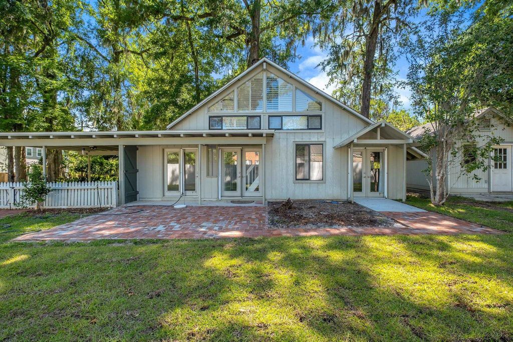 Photo of 1010 CHERRY LAUREL Street, Tallahassee, FL 32308 (MLS # 399888)