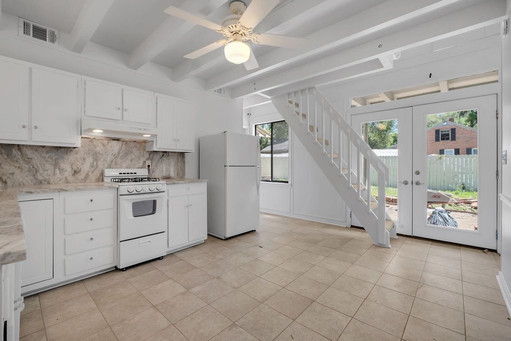 Photo of 1010 CHERRY LAUREL Street, Tallahassee, FL 32308 (MLS # 399888)