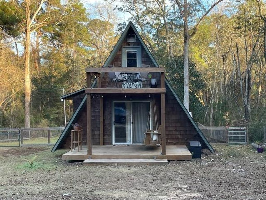 Photo of 24112 LONE STAR Road, Tallahassee, FL 32310 (MLS # 394292)