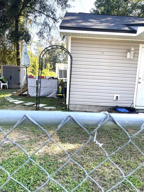 A home in CRAWFORDVILLE