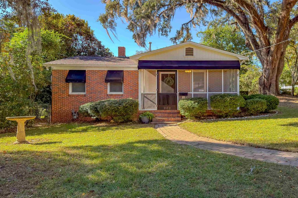 Photo of 202 Grace Street, Tallahassee, FL 32301 (MLS # 393118)