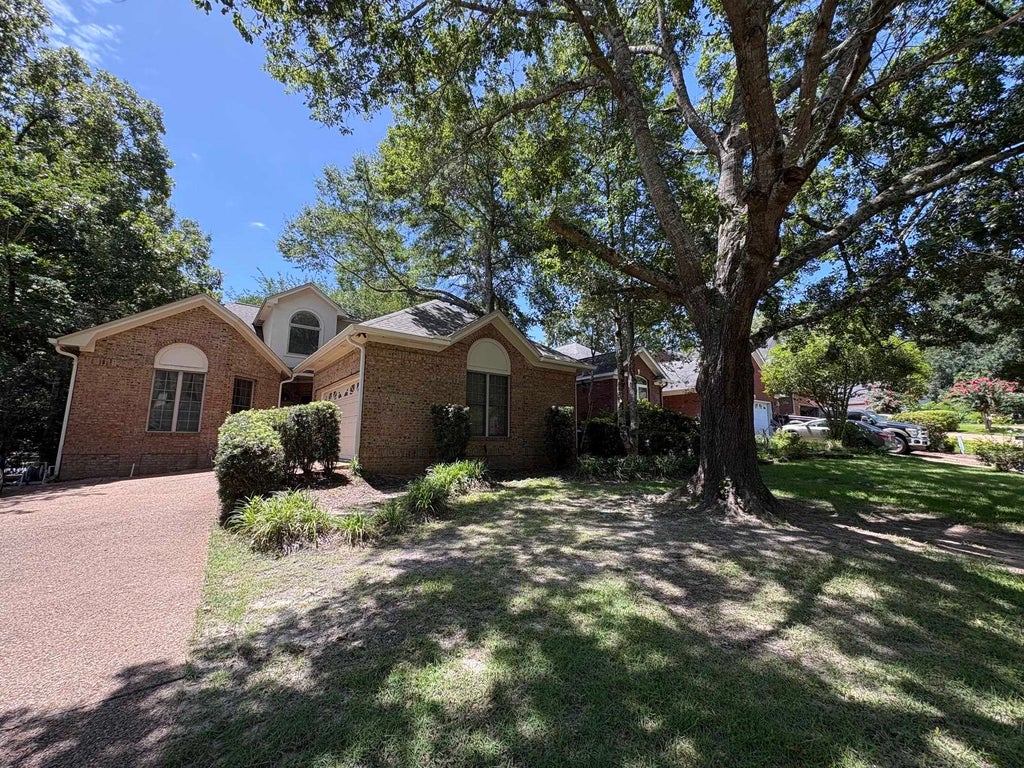 Photo of 1661 Vintage Ridge Court, Tallahassee, FL 32312 (MLS # 402538)