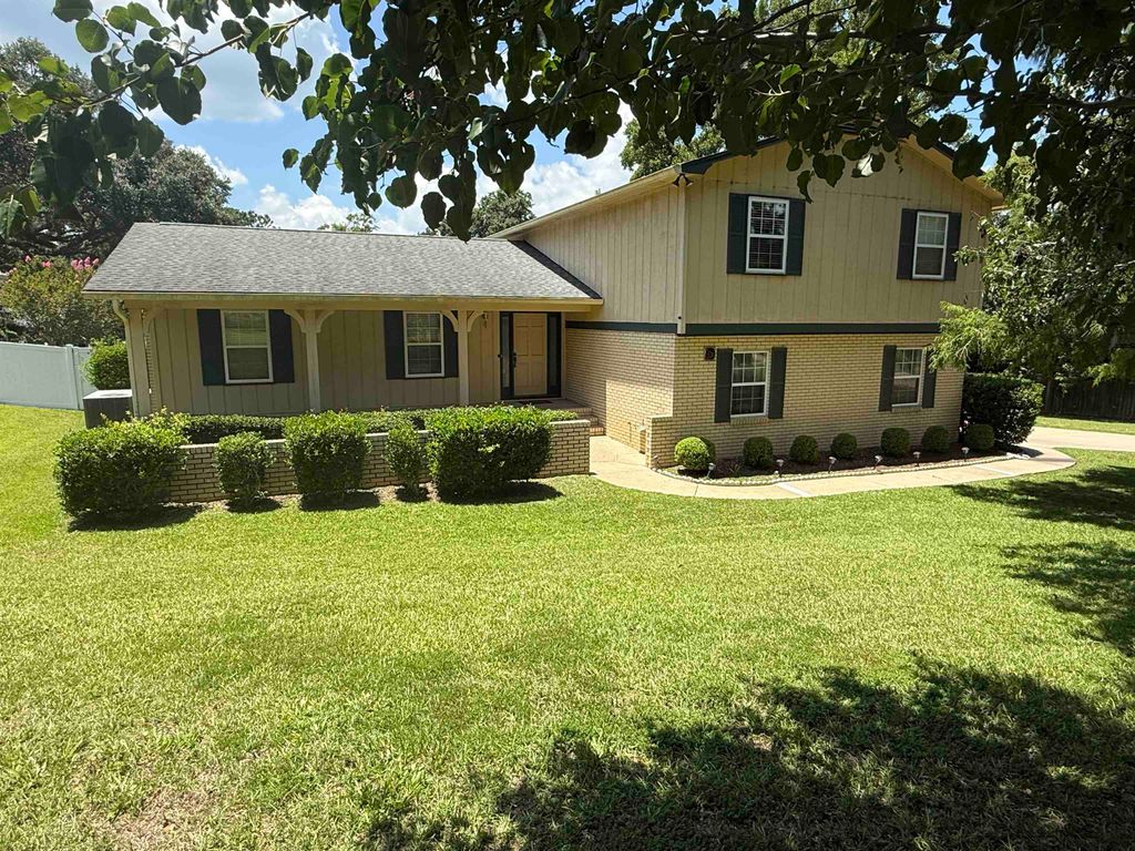 Photo of 3726 Wicklow Circle, Tallahassee, FL 32309 (MLS # 398853)