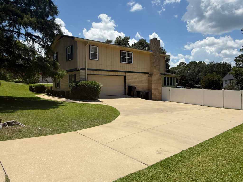Photo of 3726 Wicklow Circle, Tallahassee, FL 32309 (MLS # 398853)
