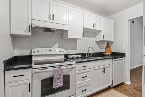 Tiny photo for 4802 Easy Street, Tallahassee, FL 32303 (MLS # 392243)