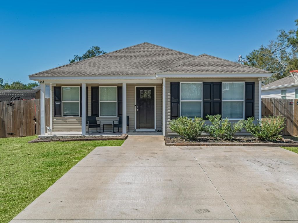 Photo of 142 Ted Lott Lane, Crawfordville, FL 32327 (MLS # 396805)