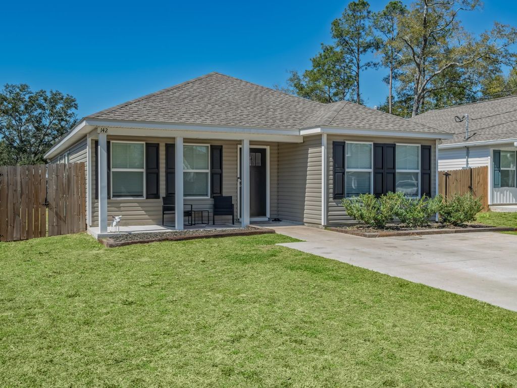 Photo of 142 Ted Lott Lane, Crawfordville, FL 32327 (MLS # 396805)