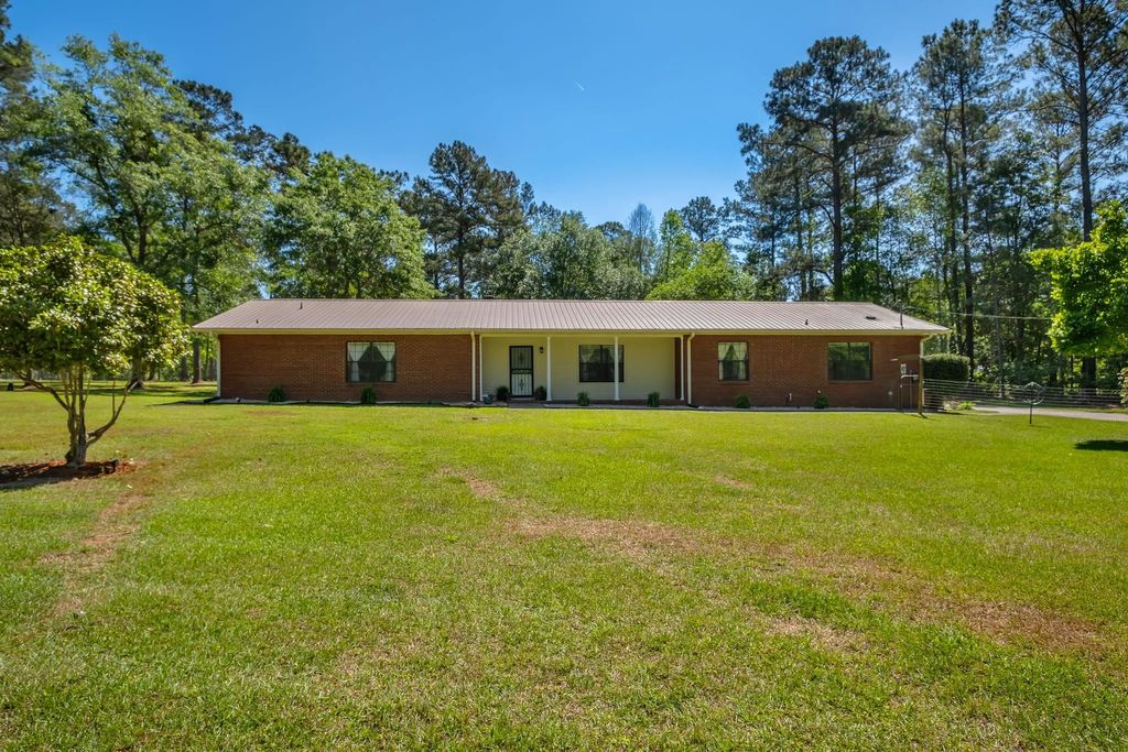 Photo of 2848 Lanier Road, Havana, FL 32333 (MLS # 398490)