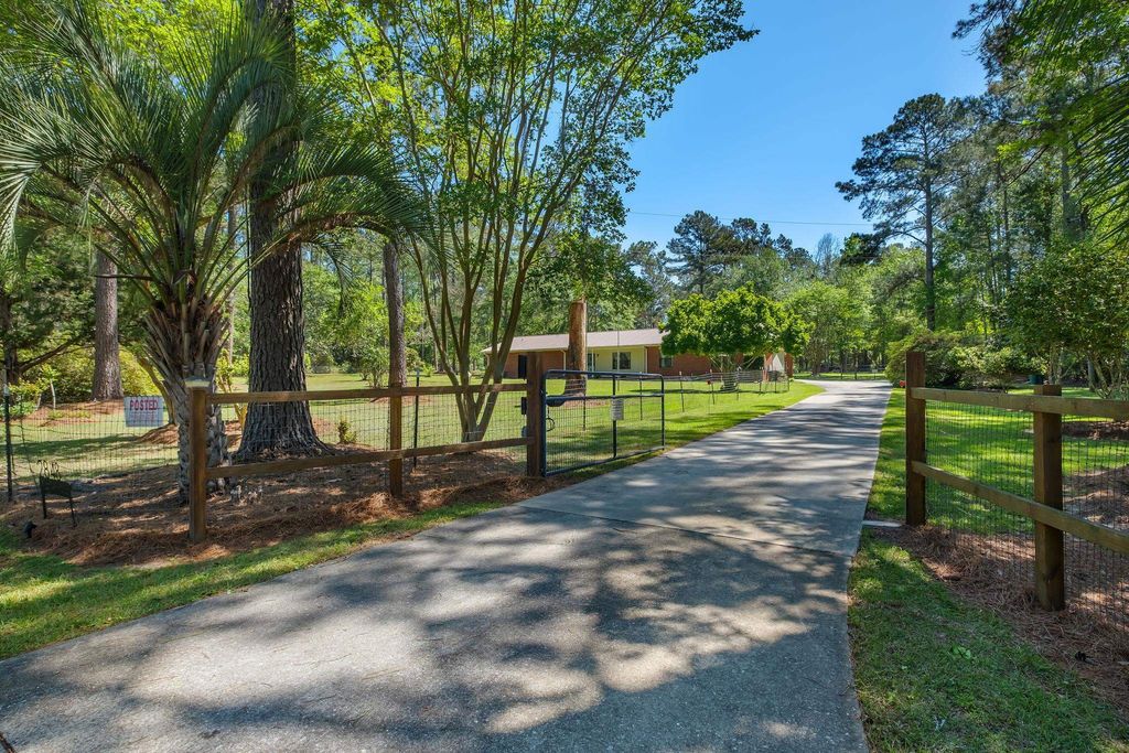 Photo of 2848 Lanier Road, Havana, FL 32333 (MLS # 398490)