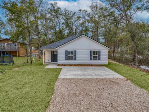 Tiny photo for 21 Cochise Street, Crawfordville, FL 32327 (MLS # 401782)