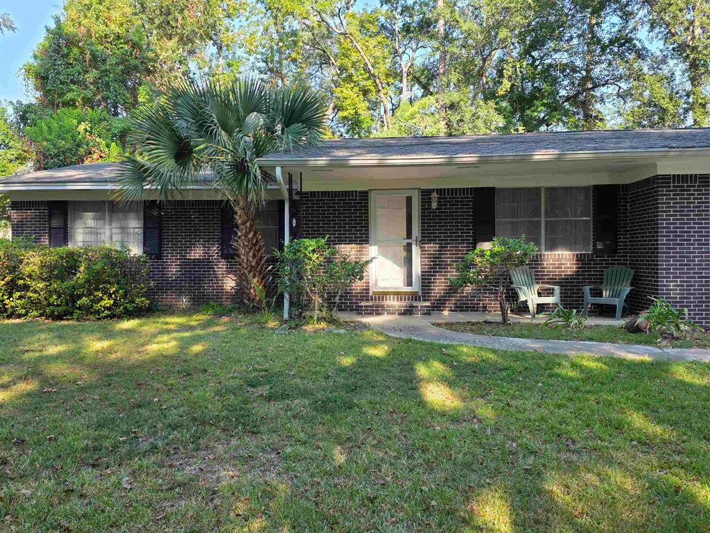 Photo of 2036 TRESCOTT Drive, Tallahassee, FL 32308 (MLS # 392050)