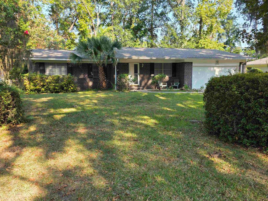 Photo of 2036 TRESCOTT Drive, Tallahassee, FL 32308 (MLS # 392050)