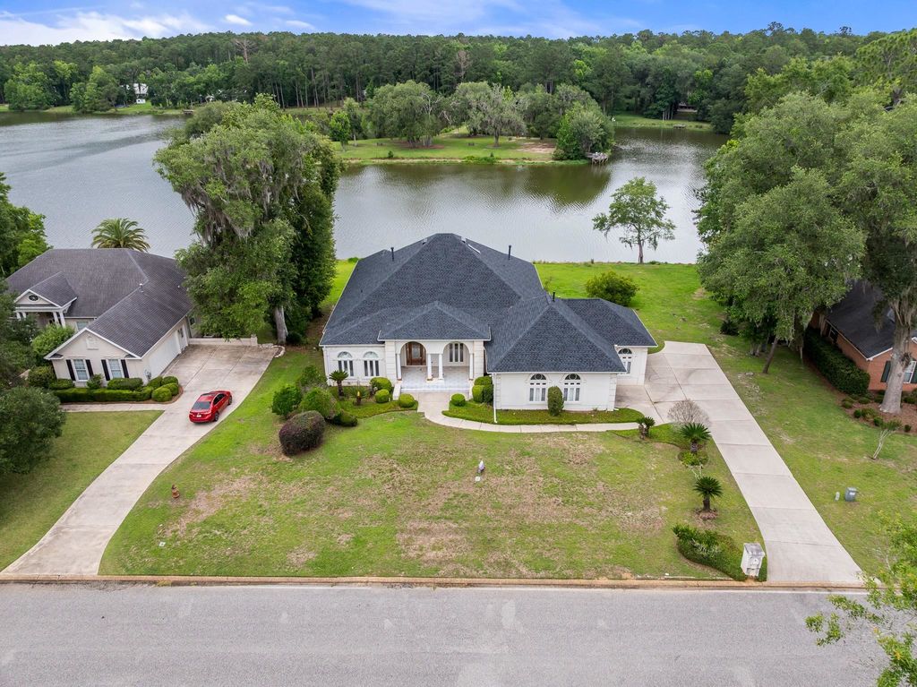 Photo of 9132 Shoal Creek Drive, Tallahassee, FL 32312 (MLS # 400502)