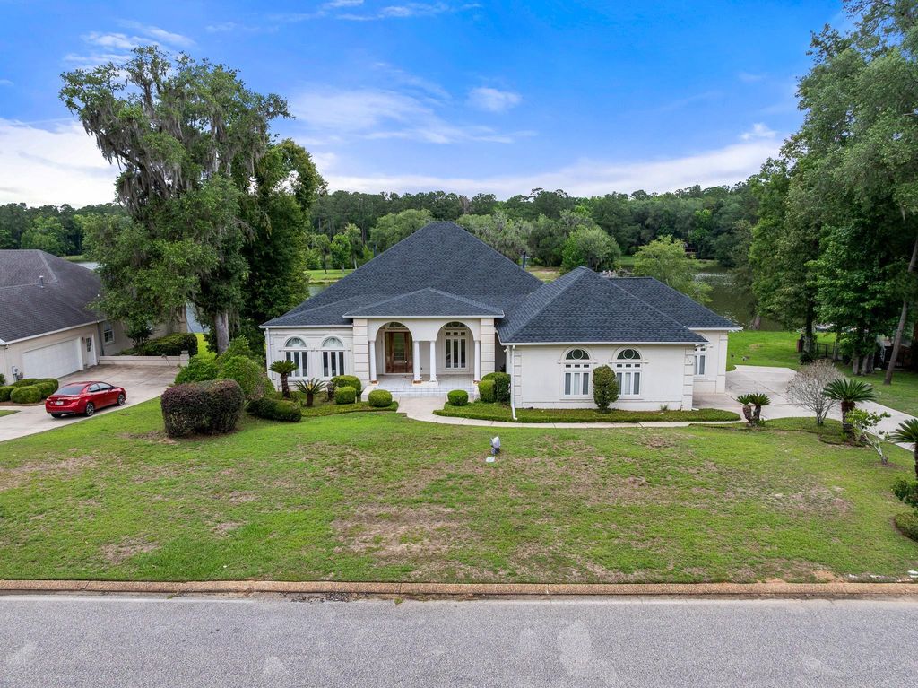 Photo of 9132 Shoal Creek Drive, Tallahassee, FL 32312 (MLS # 400502)