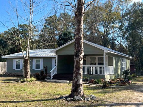 Photo of 17 Timberwood Court, Crawfordville, FL 32327 (MLS # 394381)