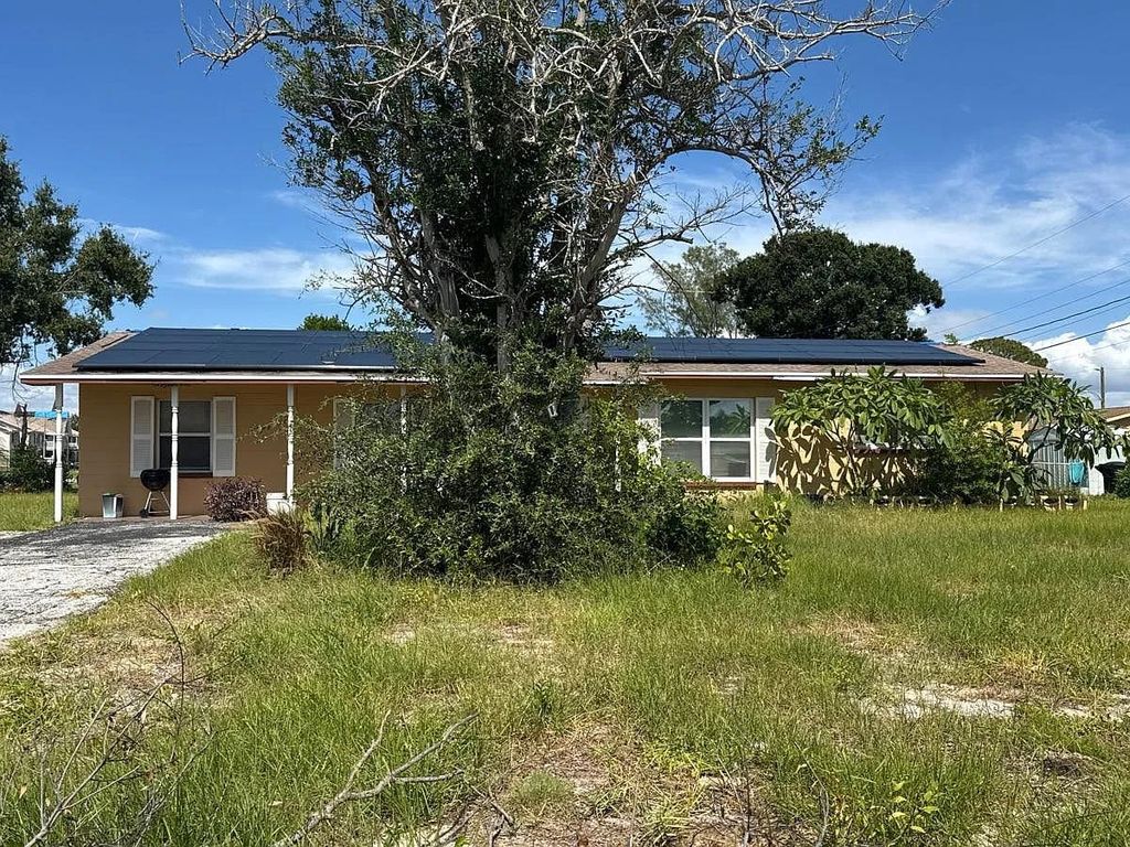 Photo of 2193 66th Ave S Ave, Other Florida, FL 33712 (MLS # 392477)