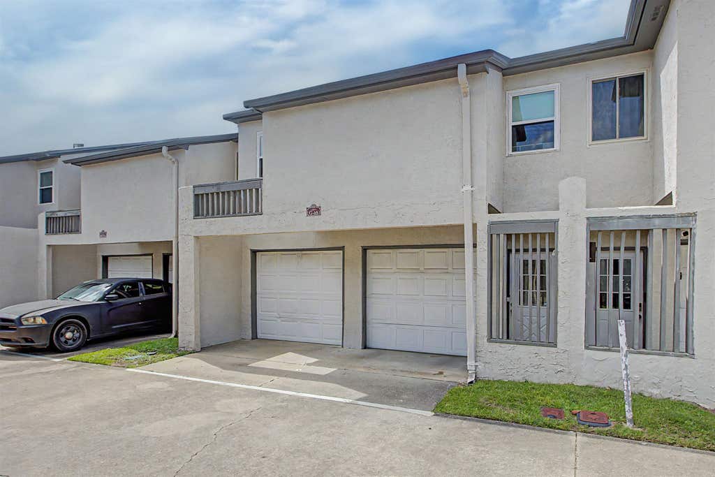 Photo of 1331 Airport Drive #G16, Tallahassee, FL 32304 (MLS # 402547)
