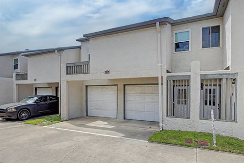 Tiny photo for 1331 Airport Drive #G16, Tallahassee, FL 32304 (MLS # 402547)