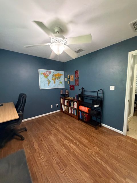 Tiny photo for 933 Splendor Road, Tallahassee, FL 32301 (MLS # 400427)