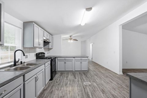 Tiny photo for 4057 Bishop Road, Tallahassee, FL 32305 (MLS # 392790)