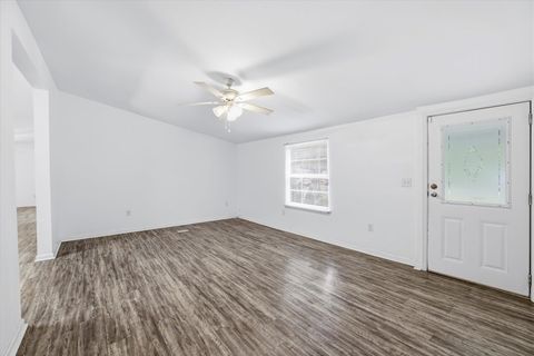 Tiny photo for 4057 Bishop Road, Tallahassee, FL 32305 (MLS # 392790)