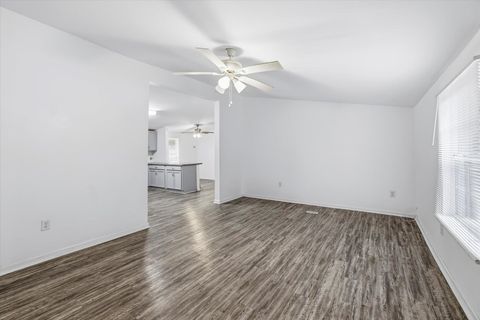 Tiny photo for 4057 Bishop Road, Tallahassee, FL 32305 (MLS # 392790)