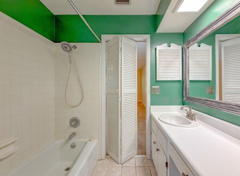 Tiny photo for 1909 Ty Ty Court, Tallahassee, FL 32308 (MLS # 392267)