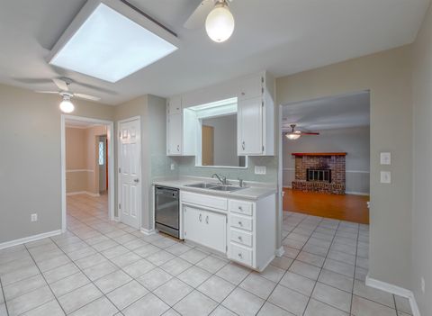 Tiny photo for 1909 Ty Ty Court, Tallahassee, FL 32308 (MLS # 392267)