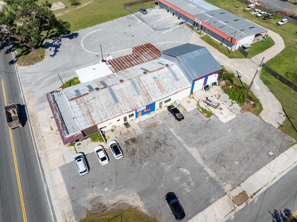 Photo of 633 NE Colin Kelly Highway, Madison, FL 32340 (MLS # 391080)