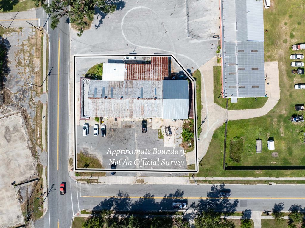 Photo of 633 NE Colin Kelly Highway, Madison, FL 32340 (MLS # 391080)