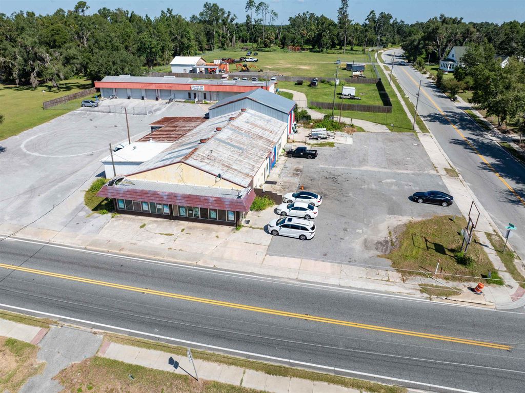 Photo of 633 NE Colin Kelly Highway, Madison, FL 32340 (MLS # 391080)