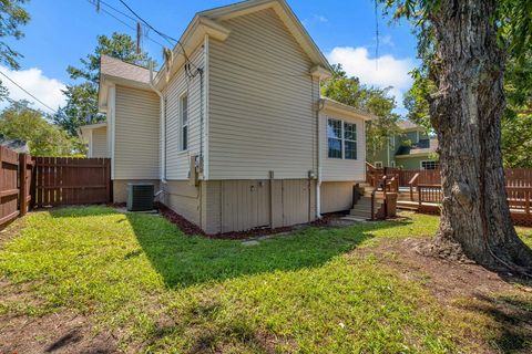 Tiny photo for 214 W Sharon Street, Quincy, FL 32351 (MLS # 396944)