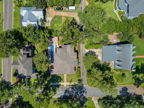 Tiny photo for 214 W Sharon Street, Quincy, FL 32351 (MLS # 396944)