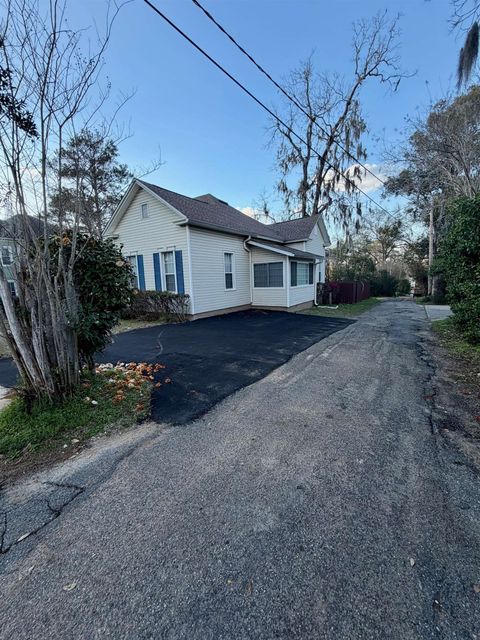 Tiny photo for 214 W Sharon Street, Quincy, FL 32351 (MLS # 396944)