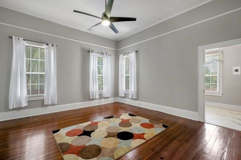 Tiny photo for 214 W Sharon Street, Quincy, FL 32351 (MLS # 396944)