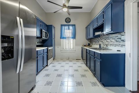 Tiny photo for 214 W Sharon Street, Quincy, FL 32351 (MLS # 396944)