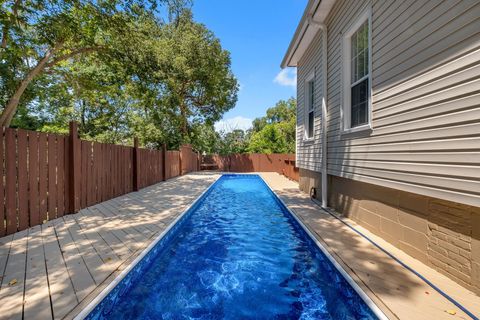 Tiny photo for 214 W Sharon Street, Quincy, FL 32351 (MLS # 396944)