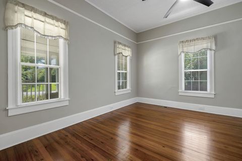 Tiny photo for 214 W Sharon Street, Quincy, FL 32351 (MLS # 396944)