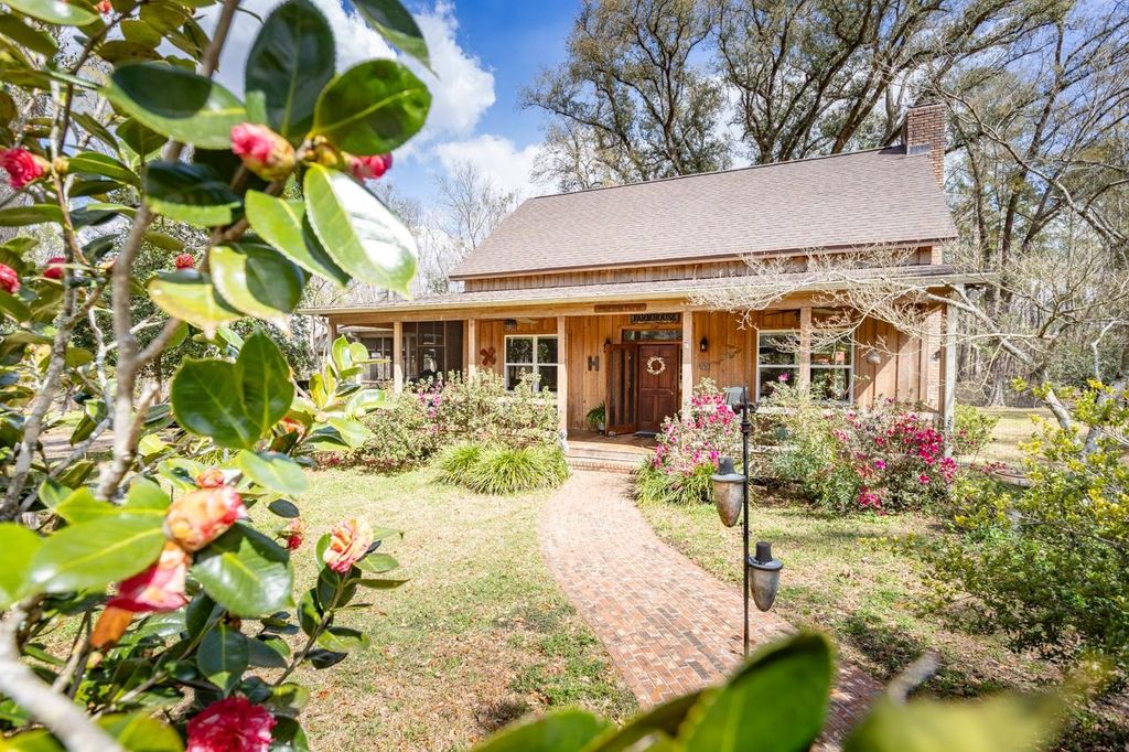 Photo of 9901 GAMBLE Road, Monticello, FL 32344 (MLS # 397437)