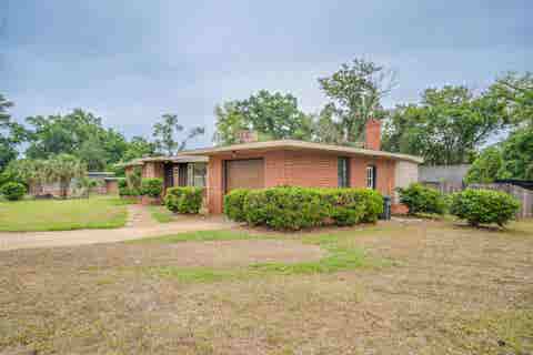 Tiny photo for 239 Lincoln Street, Tallahassee, FL 32301 (MLS # 402812)